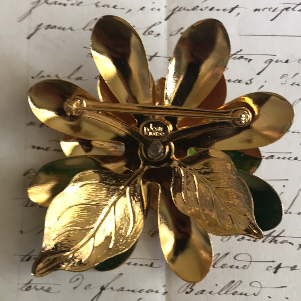 Joan Rivers Flower Brooch - Picture 4 of 4